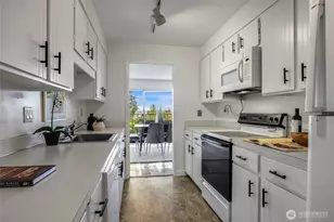 8003 Sand Point Way NE, Seattle, WA 98115 - Photo 10
