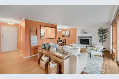 550 Elm Way #206, Edmonds, WA 98020 - Photo 4
