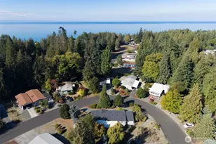 251 Heather Cir, Port Angeles, WA 98362 - Photo 34