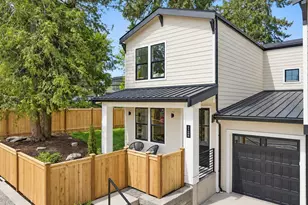 11608 NE 92nd St, Kirkland, WA 98033 - Photo 1