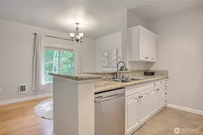 801 N N Rainier Avenue #B309, Renton, WA 98057 - Photo 10