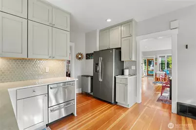 3930 S Ferdinand Street, Seattle, WA 98118 - Photo 10