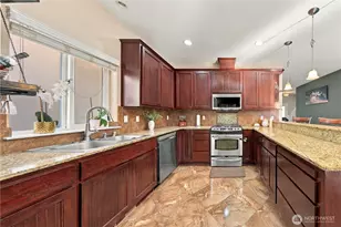 7402 Olympic Dr, Everett, WA 98203 - Photo 8