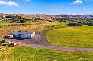 2497 E Selah Rd, Yakima, WA 98901 - Photo 32