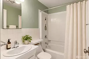 1817 NW 77th St, Seattle, WA 98117 - Photo 14