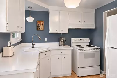 1817 NW 77th Street, Seattle, WA 98117 - Photo 8