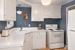 1817 NW 77th St, Seattle, WA 98117 - Photo 8