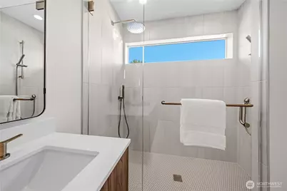 14342 Bagley Avenue N, Seattle, WA 98133 - Photo 20