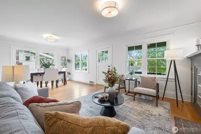 7916 Renton Avenue S, Seattle, WA 98118 - Photo 2