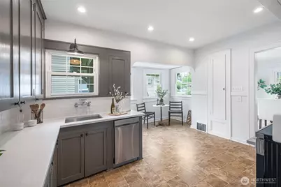 7916 Renton Avenue S, Seattle, WA 98118 - Photo 10