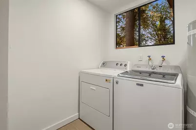 12112 SE 46th Pl, Bellevue, WA 98006 - Photo 18