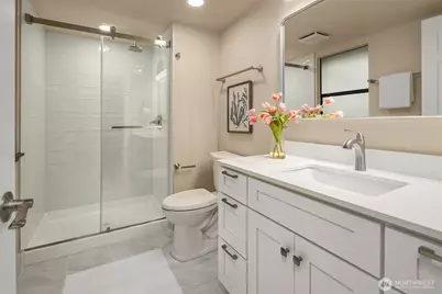 12112 SE 46th Pl, Bellevue, WA 98006 - Photo 16
