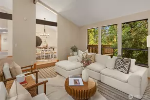 12112 SE 46th Pl, Bellevue, WA 98006 - Photo 8