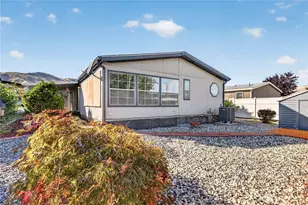 1137 Foothills Ln, Wenatchee, WA 98801 - Photo 2