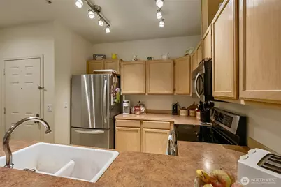 5400 Harbour Pointe Boulevard #K102, Mukilteo, WA 98275 - Photo 4