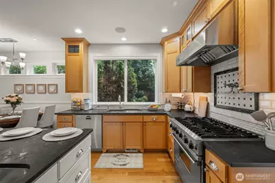1308 100th Avenue NE, Bellevue, WA 98004 - Photo 8