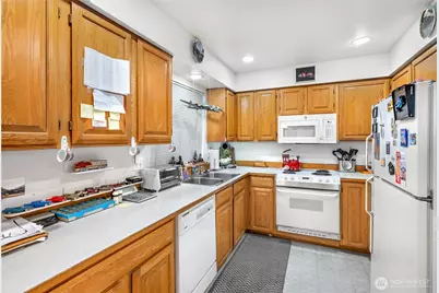 3614 Shelby Road, Lynnwood, WA 98087 - Photo 24
