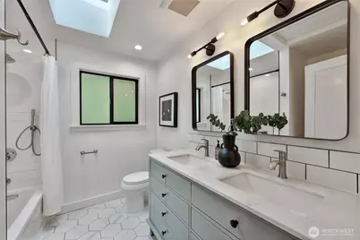 5818 S 18th Avenue S, Seattle, WA 98108 - Photo 18