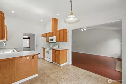 3011 12th Street Pl SW, Puyallup, WA 98373 - Photo 10