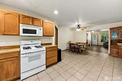 18230 Suncrest Court SE, Yelm, WA 98597 - Photo 6