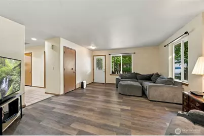 18230 Suncrest Court SE, Yelm, WA 98597 - Photo 2