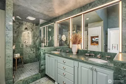 163 Ward Street, Seattle, WA 98109 - Photo 20