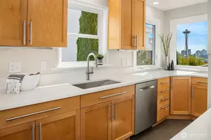 163 Ward St, Seattle, WA 98109 - Photo 10