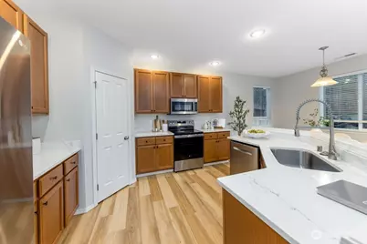 22907 SE 271st Place, Maple Valley, WA 98038 - Photo 4