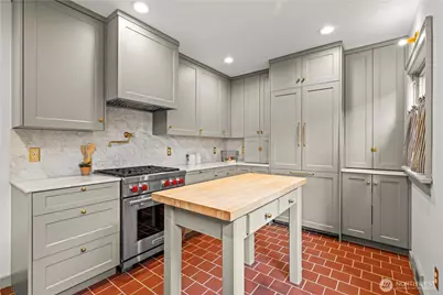 2355 45th Avenue SW, Seattle, WA 98116 - Photo 10
