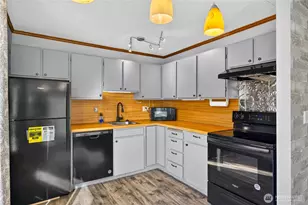 1710 Skyline Way, Anacortes, WA 98221 - Photo 14
