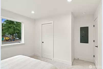 12038 Hiram Place NE, Seattle, WA 98125 - Photo 16