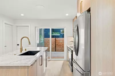 12038 Hiram Place NE, Seattle, WA 98125 - Photo 8
