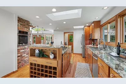 18744 Kenlake Place NE, Kenmore, WA 98028 - Photo 12