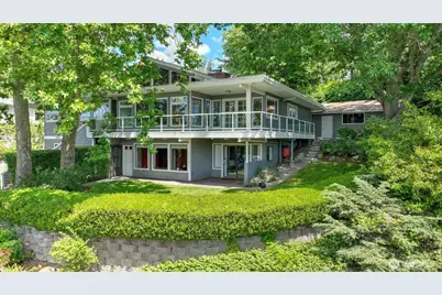 18744 Kenlake Place NE, Kenmore, WA 98028 - Photo 2