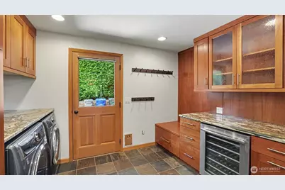 18744 Kenlake Place NE, Kenmore, WA 98028 - Photo 14
