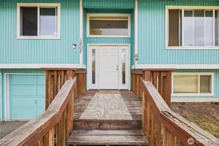 1807 9th St SW, Puyallup, WA 98371 - Photo 2