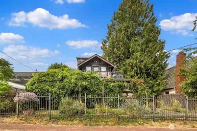 652 NW 85th Street, Seattle, WA 98117 - Photo 1
