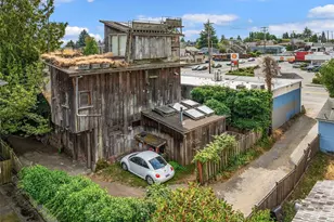 652 NW 85th St, Seattle, WA 98117 - Photo 10