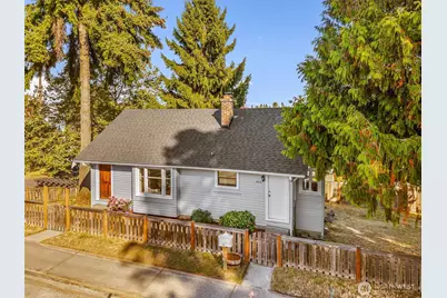 8818 8th Avenue NW, Seattle, WA 98117 - Photo 2