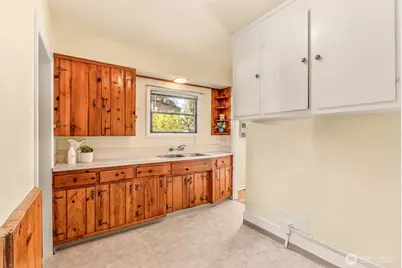 8818 8th Avenue NW, Seattle, WA 98117 - Photo 10