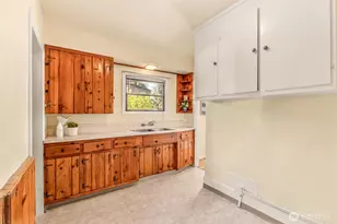 8818 8th Ave NW, Seattle, WA 98117 - Photo 10