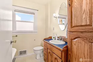8818 8th Ave NW, Seattle, WA 98117 - Photo 16