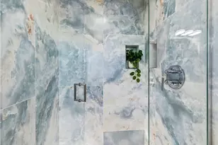 332 NE Elk Pl, Seattle, WA 98115 - Photo 18