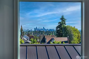 332 NE Elk Pl, Seattle, WA 98115 - Photo 14