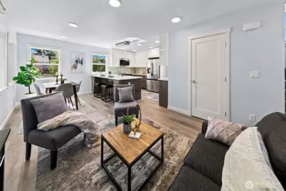 332 NE Elk Place, Seattle, WA 98115 - Photo 4