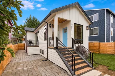 5606 11th Avenue NE, Seattle, WA 98105 - Photo 2