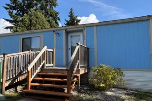 700 NW Crosby Ave, Oak Harbor, WA 98277 - Photo 2