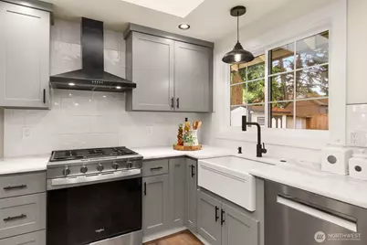 627 166th Avenue NE, Bellevue, WA 98008 - Photo 10