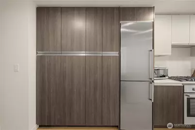 800 Columbia St #808, Seattle, WA 98104 - Photo 4
