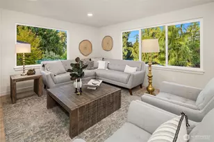10045 38th Ave NE, Seattle, WA 98125 - Photo 6